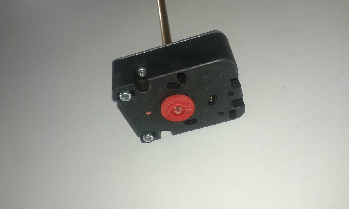 Termostat bojlera stapni novi tip cetvrtasti bez dumeta TRS77/WEBE