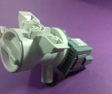 Pumpa ves masine CANDY  163cy38 ,4108403 sinhrona sa kucistem ,ulaz 36mm ,izlaz 21mm