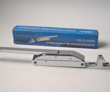 Fr rucica vitrine vertikalna manja bez kljuca FC-3-0680