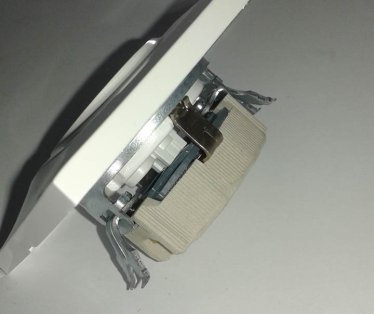 Prikljucnica dvopolna  ALING 16A porcelan 600.000