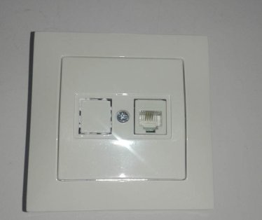 prikljucnica telefonska RJ11