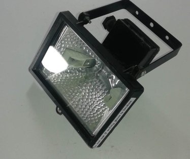 Halogeni reflektor 150w crni 